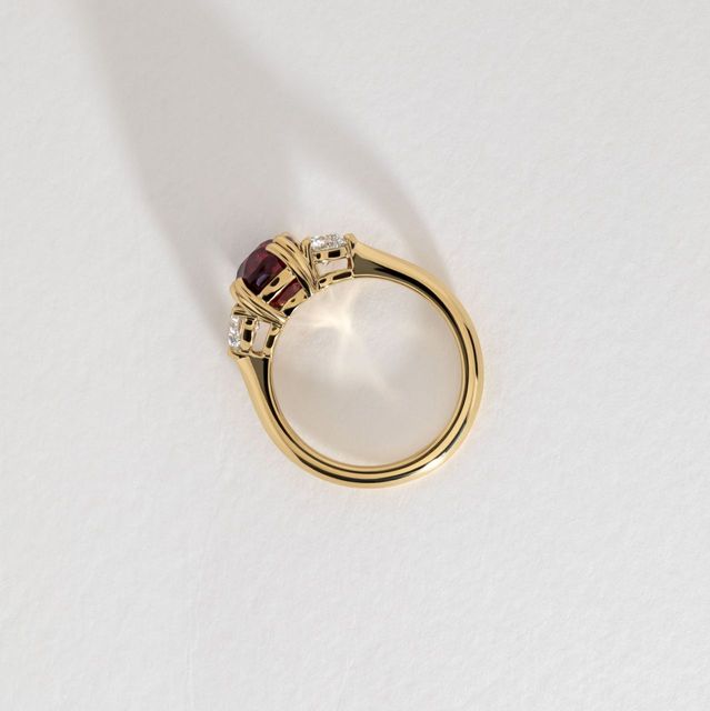 3.55 Carat Natural Oval Pigeon Blood Ruby Trilogy Engagement Ring In Yellow Gold - Venus