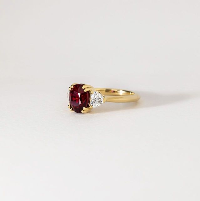 3.55 Carat Natural Oval Pigeon Blood Ruby Trilogy Engagement Ring In Yellow Gold - Venus