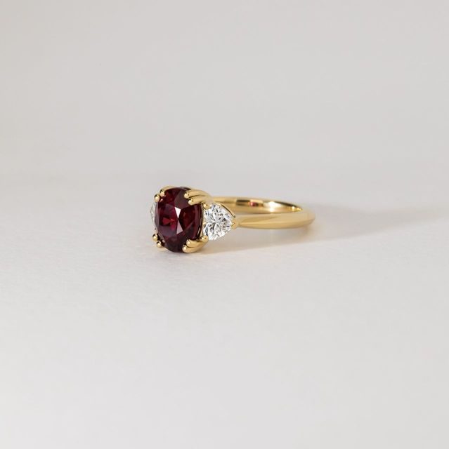 3.55 Carat Natural Oval Pigeon Blood Ruby Trilogy Engagement Ring In Yellow Gold - Venus