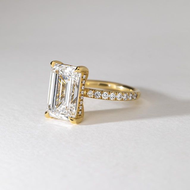 8 Carat Lab Grown Emerald Cut Diamond Pavé Band Engagement Ring in Yellow Gold - Kate