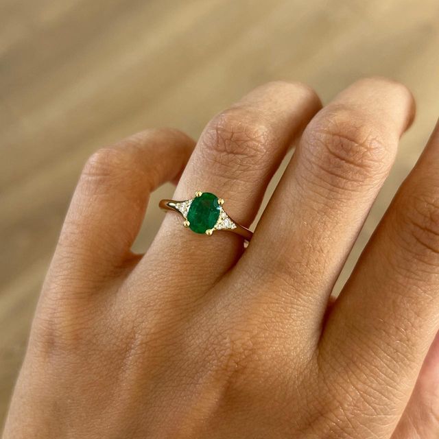 0.95 Carat Natural Oval Green Emerald Cluster Engagement Ring in Yellow Gold - Francis