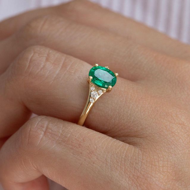 0.95 Carat Natural Oval Green Emerald Cluster Engagement Ring in Yellow Gold - Francis