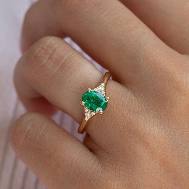 0.95 Carat Natural Oval Green Emerald Cluster Engagement Ring in Yellow Gold - Francis