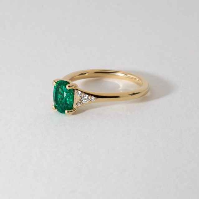 0.95 Carat Natural Oval Green Emerald Cluster Engagement Ring in Yellow Gold - Francis