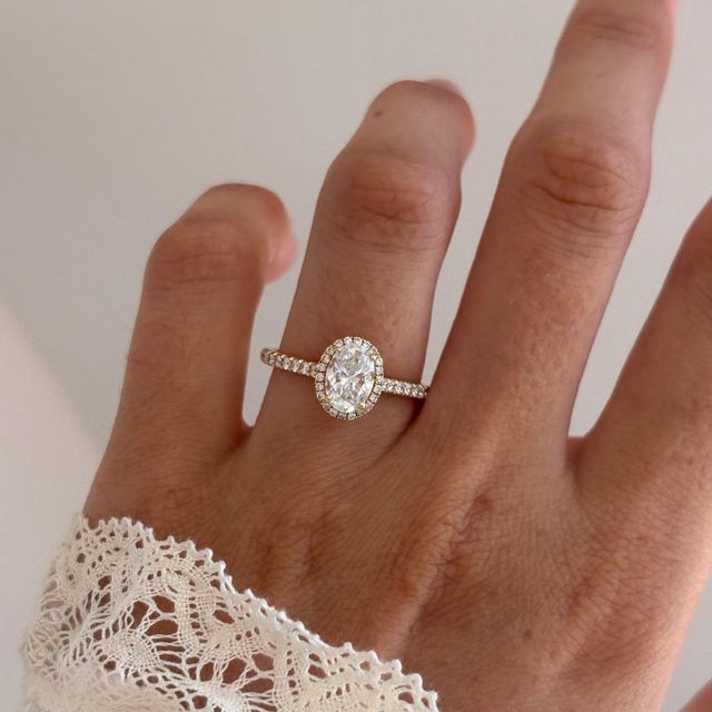 1 Carat Lab Grown Oval Diamond Pavé Band Halo Engagement Ring in Yellow Gold - Maya