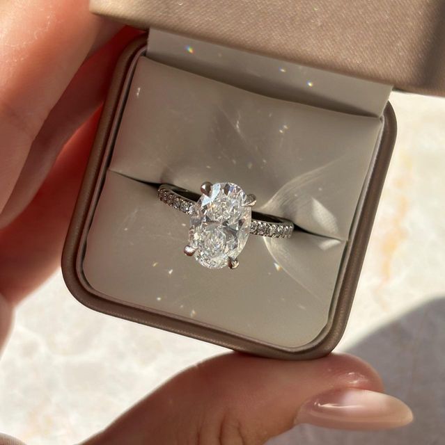 4 Carat Lab Grown Oval Diamond Pavé Engagement Ring in Platinum - Jessica