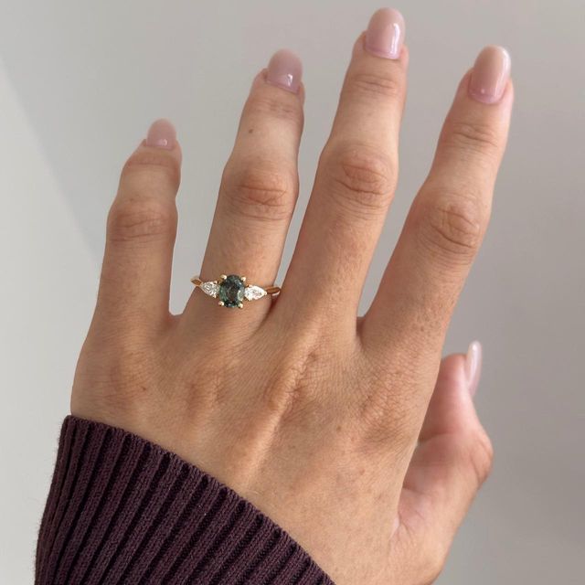 1.10 Carat Natural Oval Teal Sapphire Trilogy Engagement Ring in Yellow Gold - Amaya