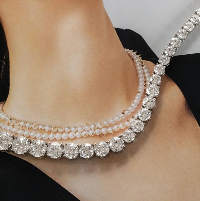 55 Carat Lab Grown Round Diamond Graduated Line Necklace in 9K White Gold
