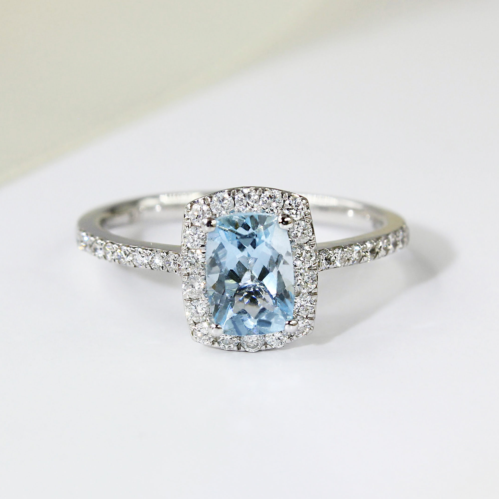 Aquamarine engagement rings