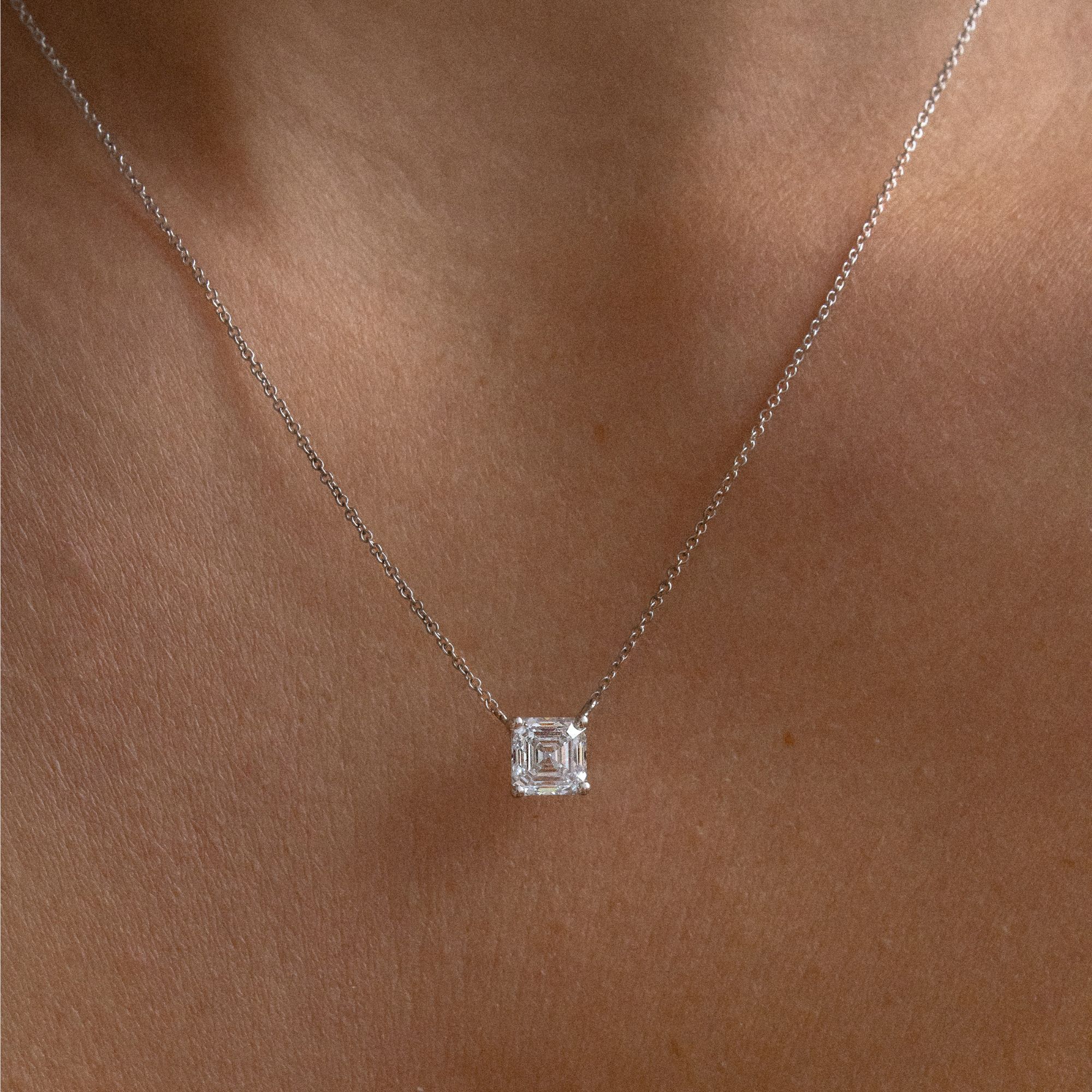 Asscher-Cut Diamond Pendant & Chain. Certified Diamond | 06-01912