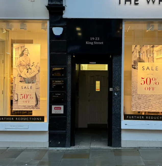 Manchester Jewellery store specialized in bespoke diamond rings