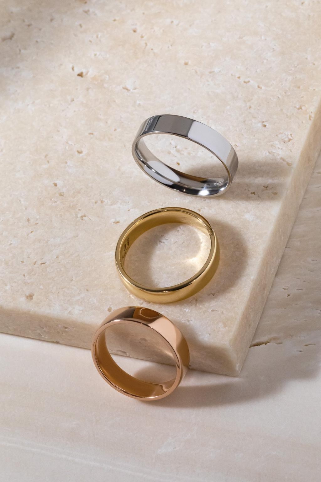 Women's plain wedding rings