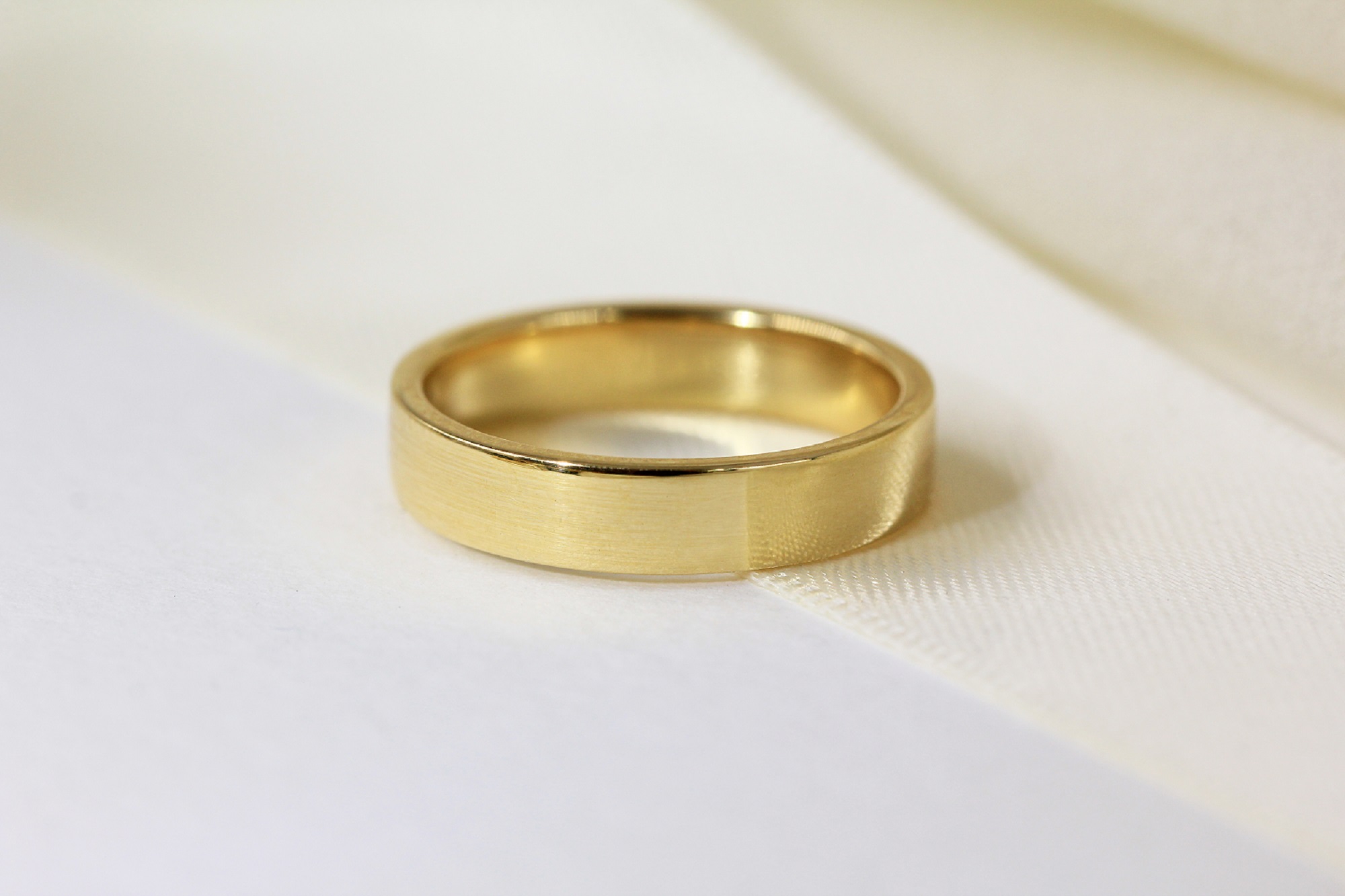 Men's Wedding rings-Yellow Gold