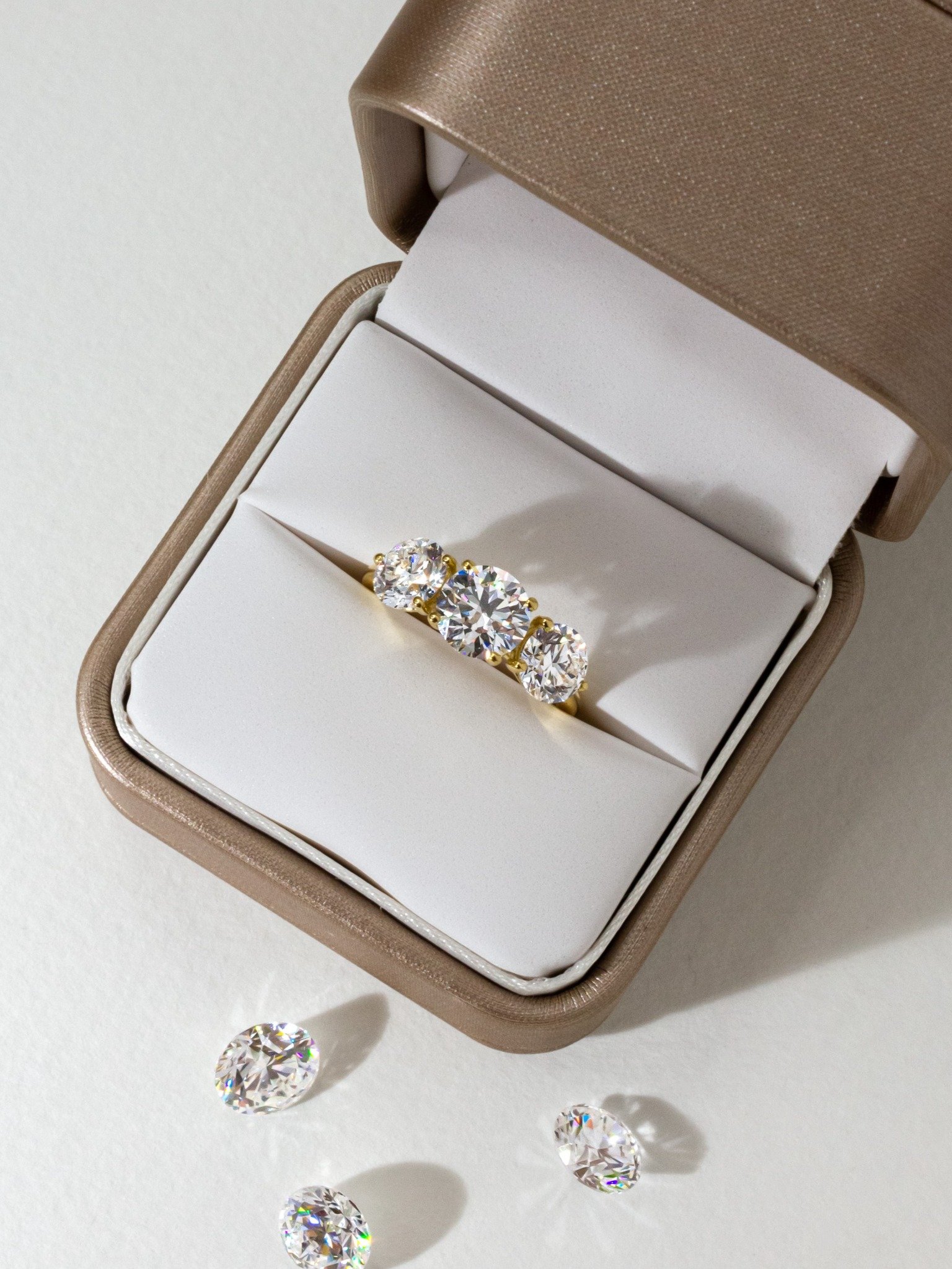 Round Cut Diamond Rings