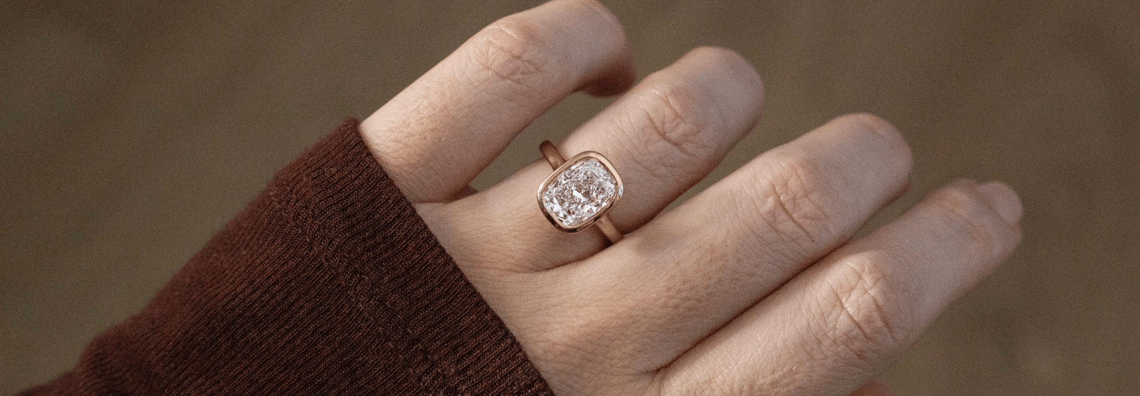 elongated cushion guide