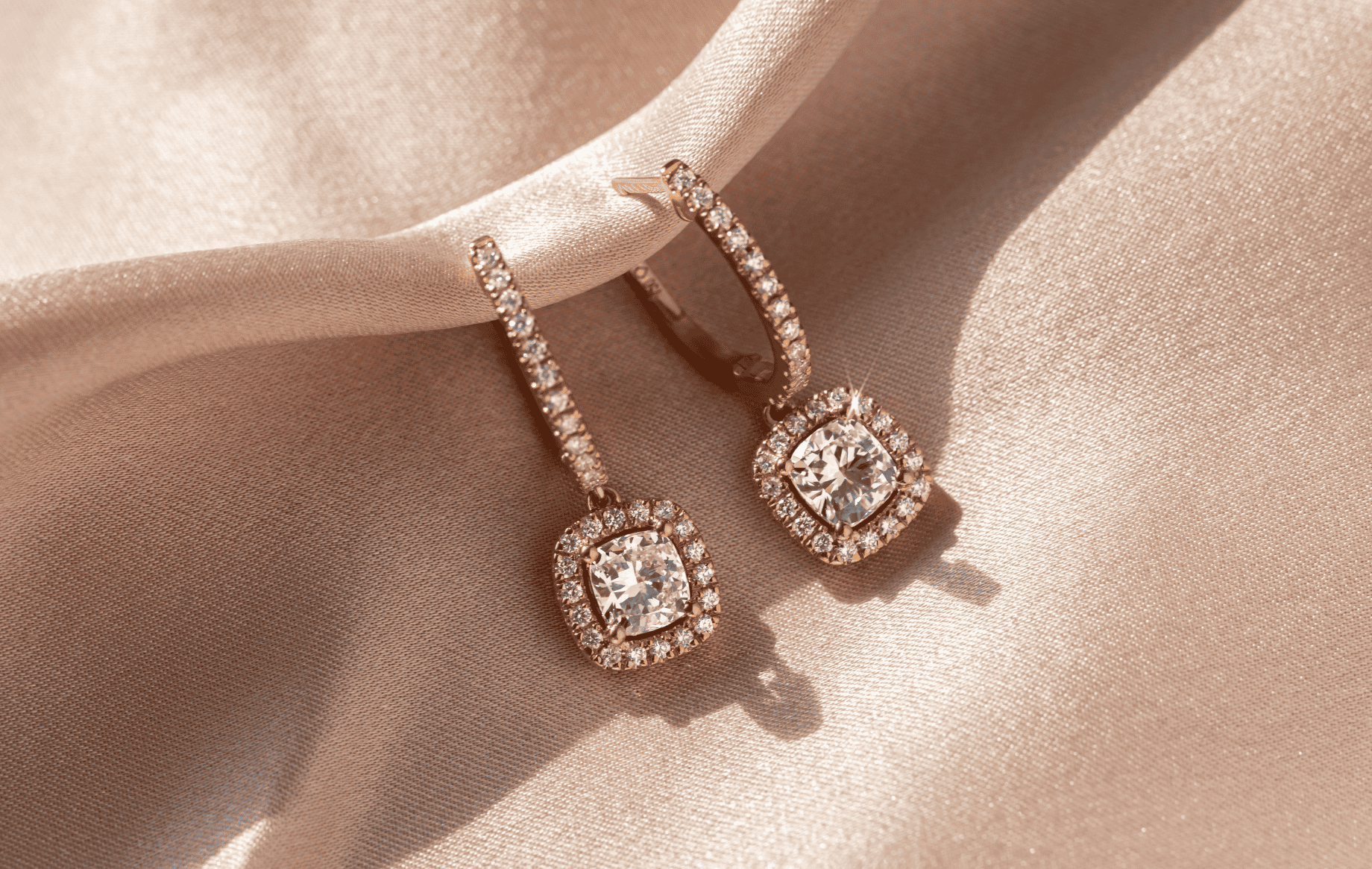 Earrings guides
